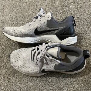 Nike Odyssey React shoes women’s size 7.5 gray/black/white